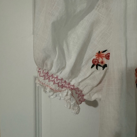 Loft Size:L White Floral Embroidered Blouse - Picture 2 of 6